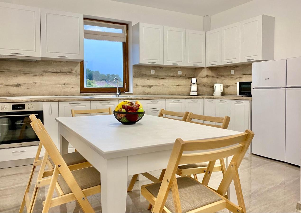 Spacious & Cozy 2 Bed Apartment With Work Space & Fast Wi-Fi Stara Zagora Bagian luar foto