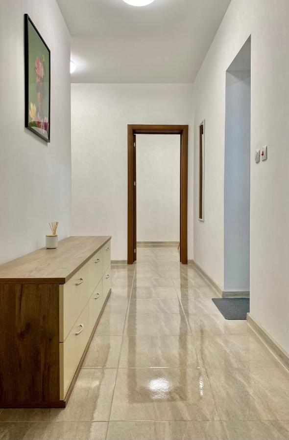 Spacious & Cozy 2 Bed Apartment With Work Space & Fast Wi-Fi Stara Zagora Bagian luar foto